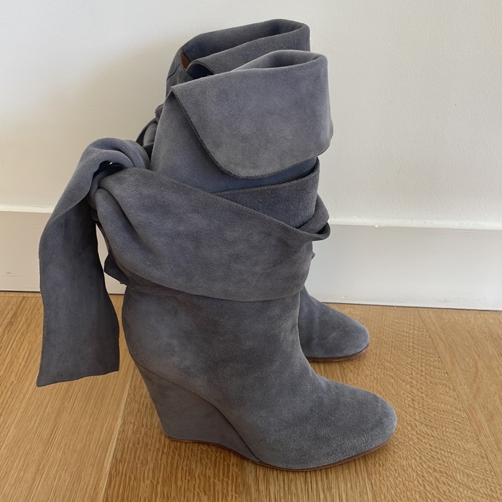 Chloe Gray Suede Wedge Boot With Wrap Around Ties Size 38 - Picture 2 of 13